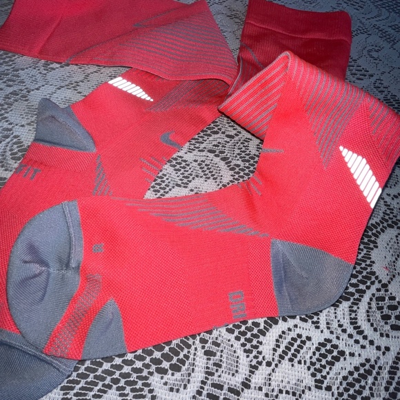 NEW Nike Elite Graduated Compression OTC Running Socks Pink Gray 5.5-7 W/Unisex - Picture 3 of 10